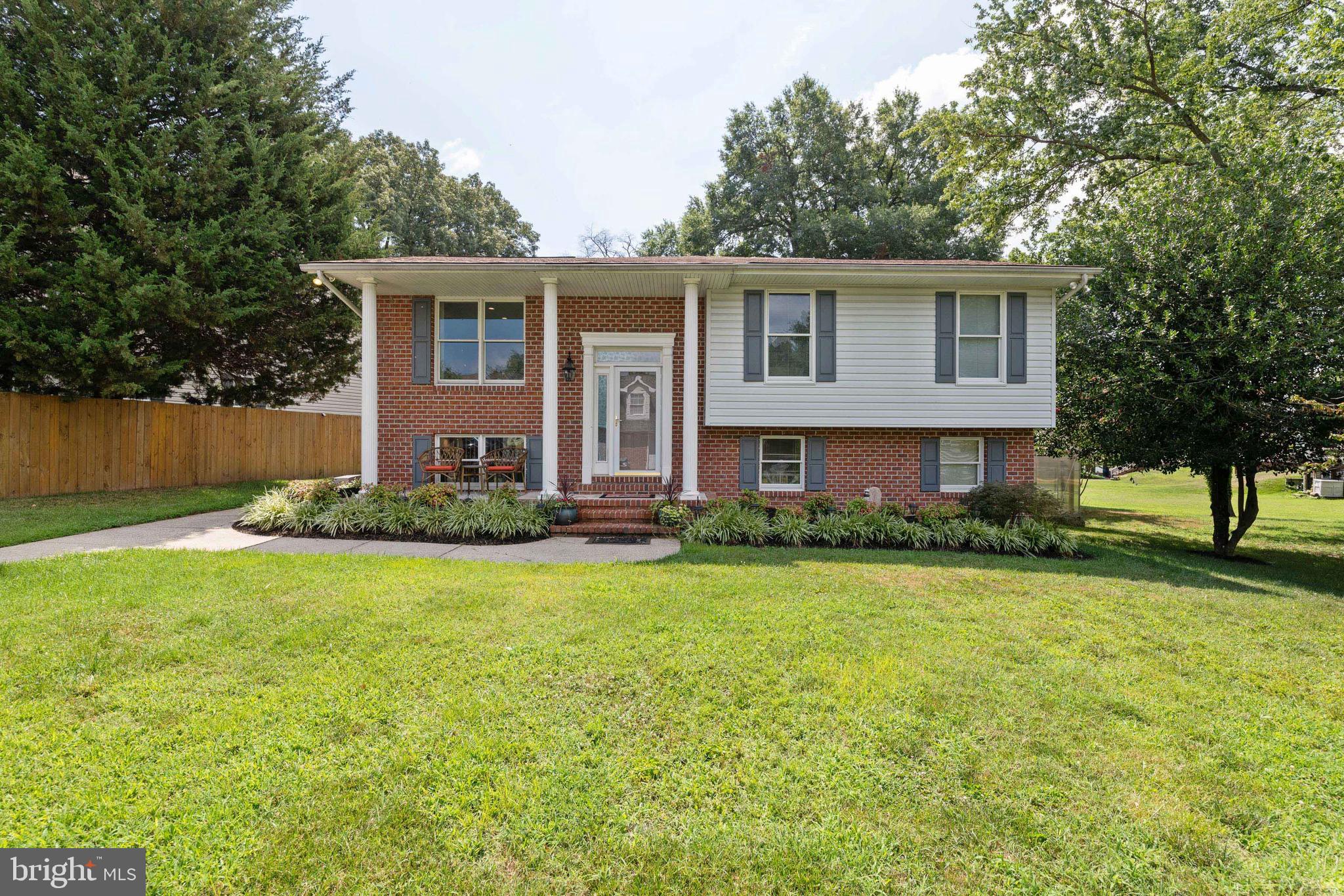 82 Johnson Road Pasadena, MD 21122 - Photo 5 of 76 Not your ordinary split foyer