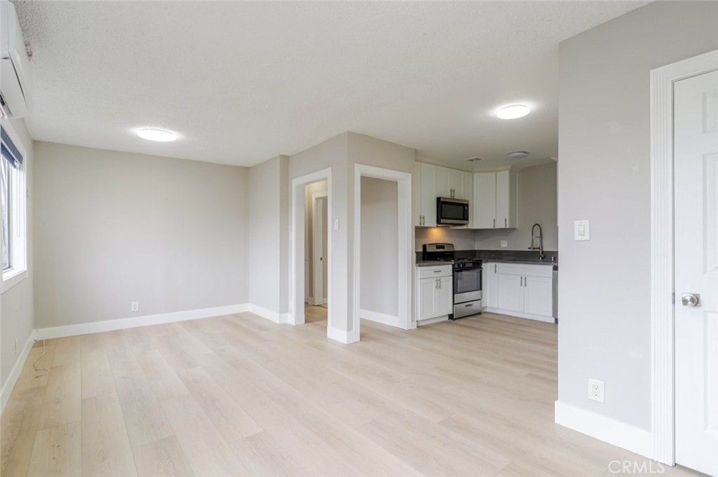 7137 Greeley Street, Unit 7 Tujunga, CA 91042 - Photo 3 of 17