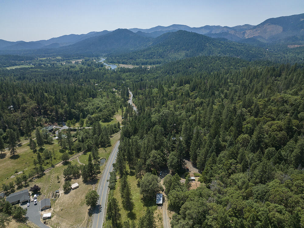 2756 Robertson Bridge Road Grants Pass, OR 97526 - Photo 46 of 46 42