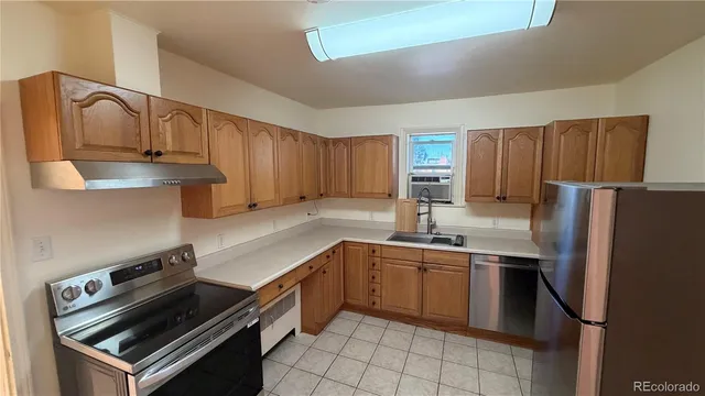 $2,300 | 1447 South Broadway, Denver, CO 80210