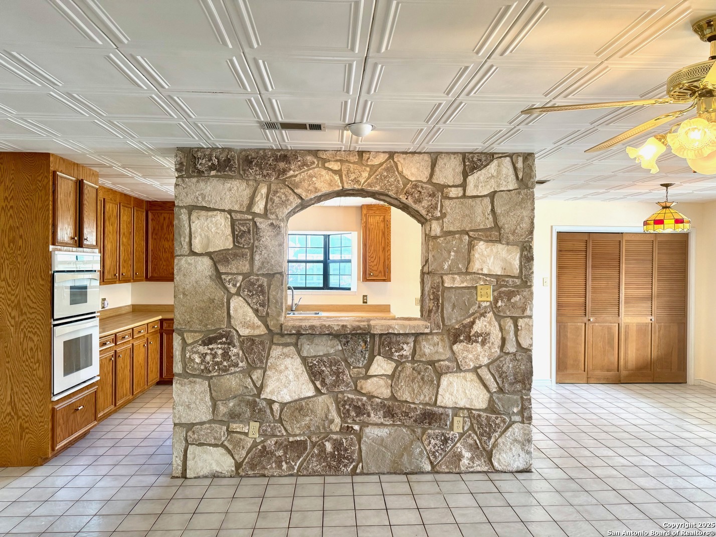 181 Leinweber Drive Leakey, TX 78873 - Photo 14 of 56