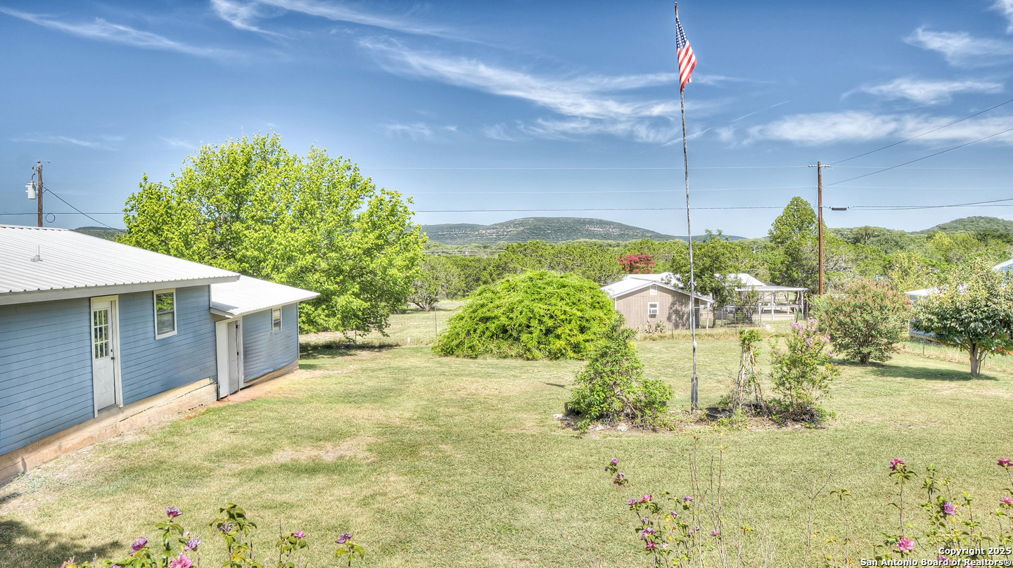 181 Leinweber Drive Leakey, TX 78873 - Photo 44 of 56 a view of a indoor basketball court