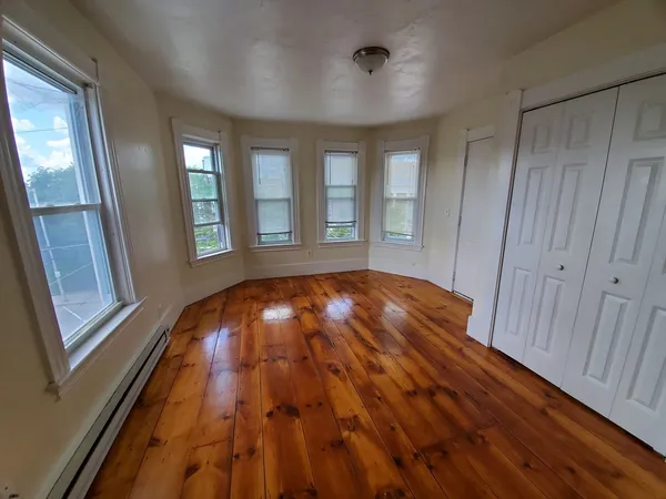 $1,450 | 110 Pleasant Street, Unit 2, Gardner, MA 01440