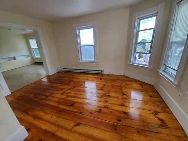 $1,450 | 110 Pleasant Street, Unit 2, Gardner, MA 01440