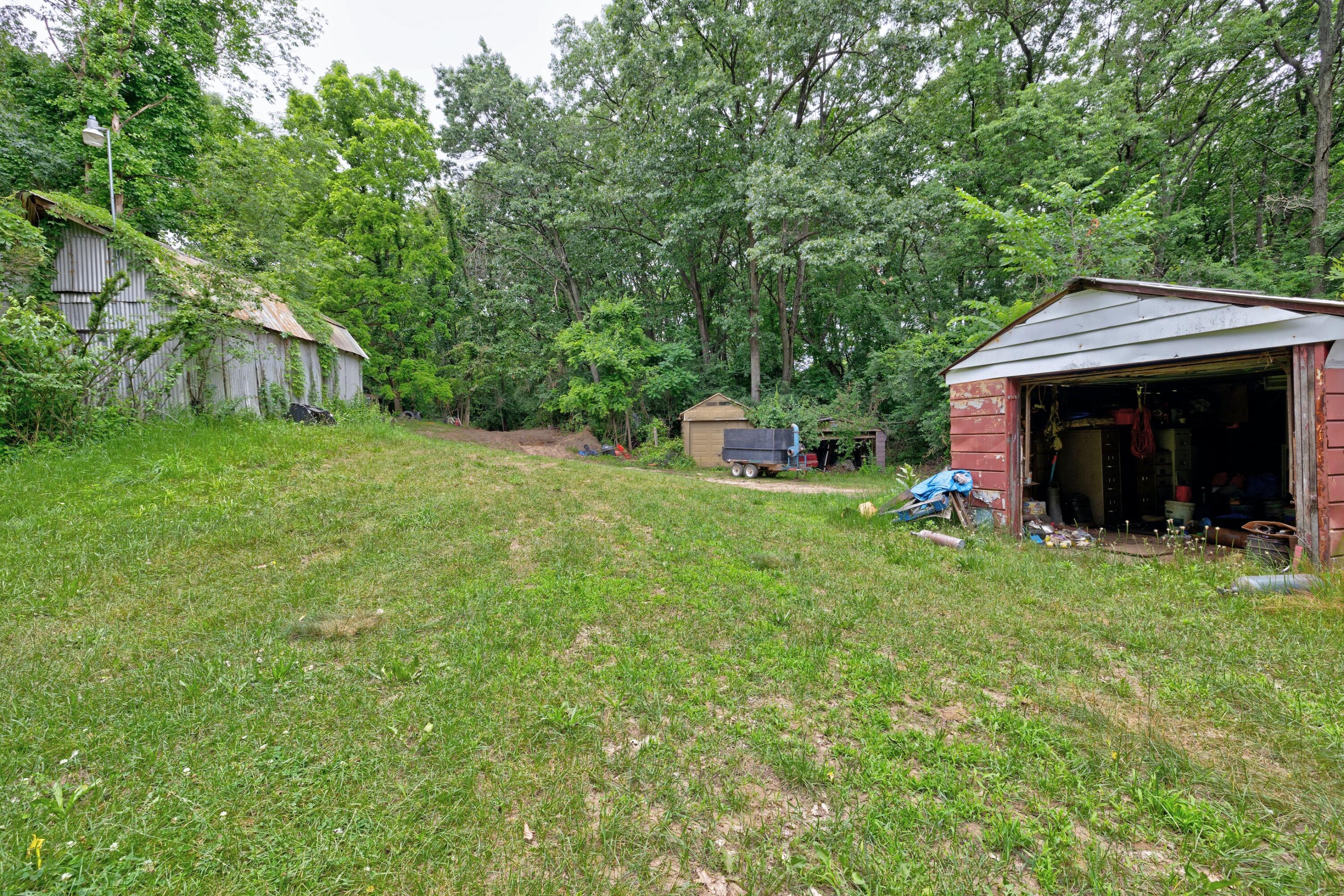 3618 Rohr Road Lake Orion, MI 48359 - Photo 54 of 66 55) Backyard