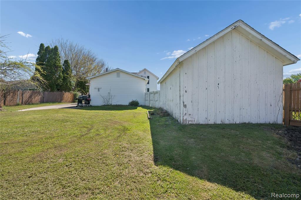 37031 Colgate Court Sterling Heights, MI 48310 - Photo 7 of 26