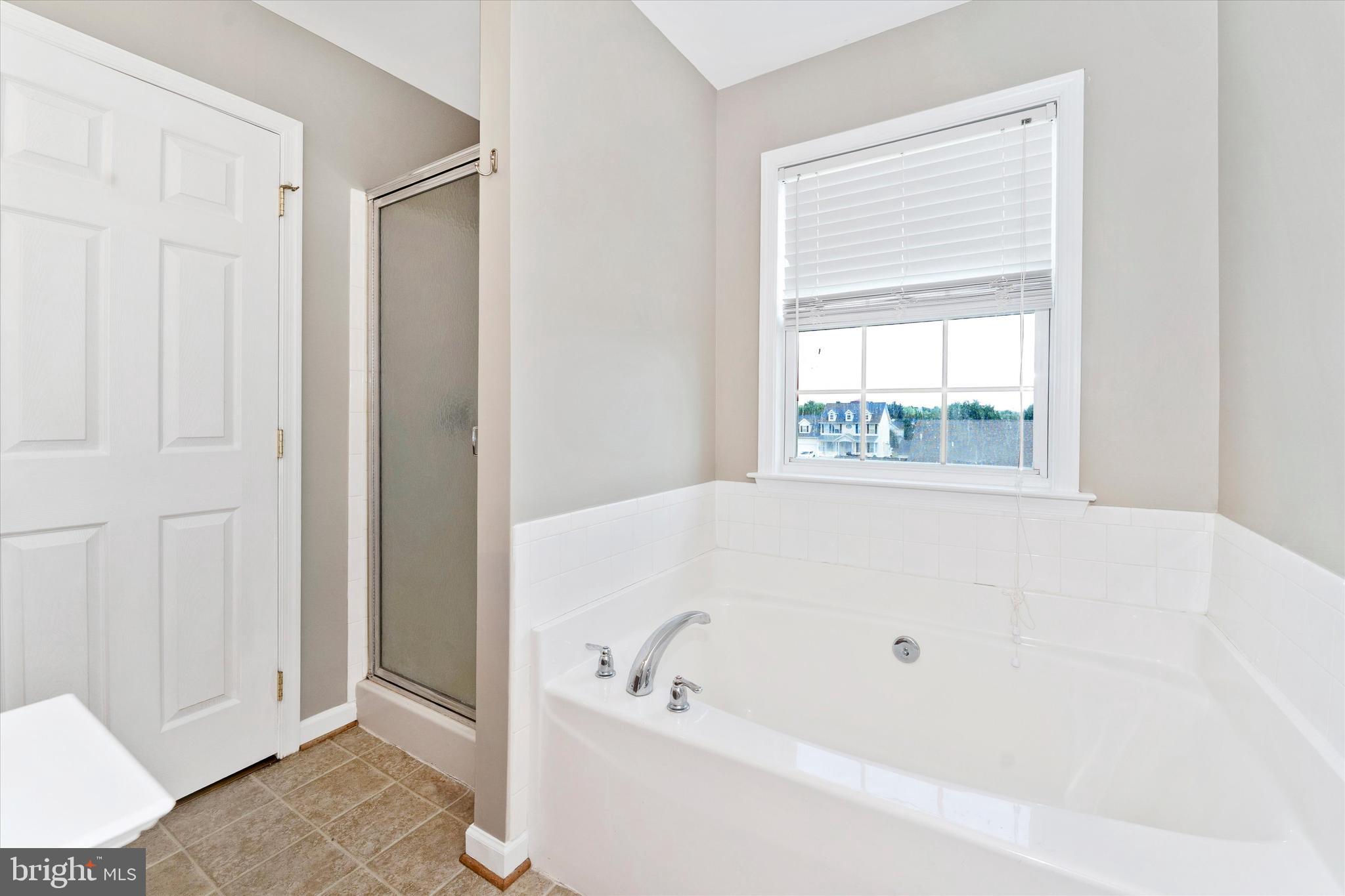 112 Raphael Court Martinsburg, WV 25403 - Photo 28 of 39 Primary Bathroom