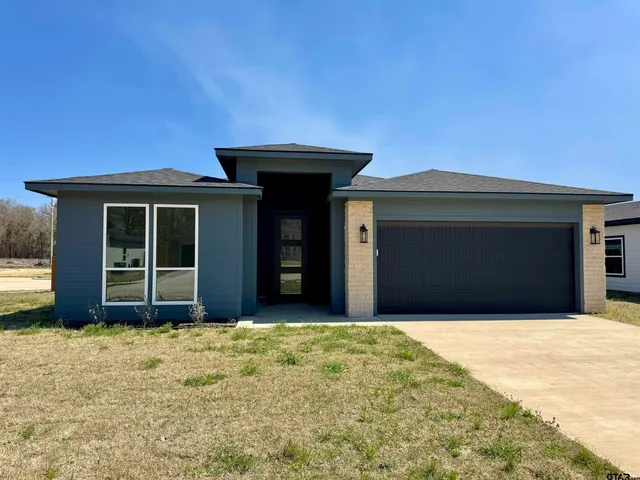 $2,250 | 15517 Greenhouse Way, Lindale, TX 75771