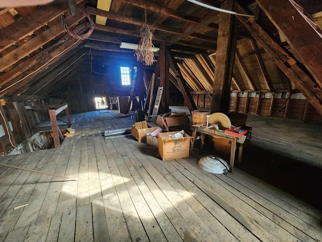 $1,800 | 350 West Broadway, Gardner, MA 01440