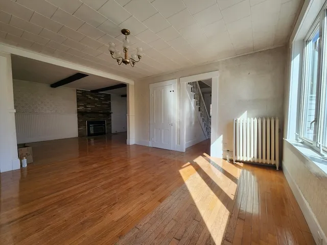 $1,800 | 350 West Broadway, Gardner, MA 01440