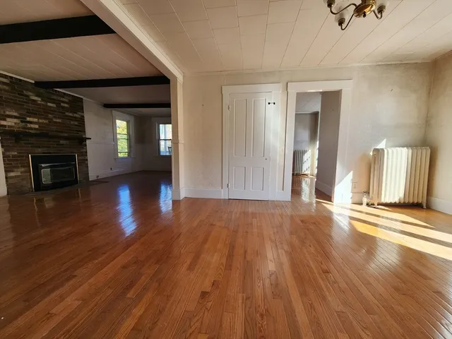 $1,800 | 350 West Broadway, Gardner, MA 01440