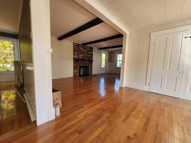 $1,800 | 350 West Broadway, Gardner, MA 01440