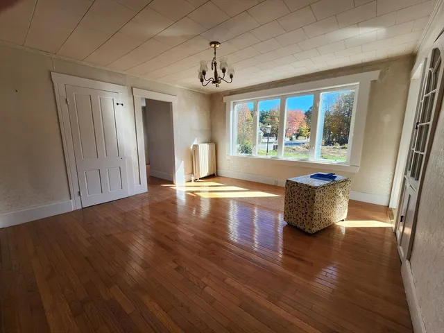 $1,800 | 350 West Broadway, Gardner, MA 01440