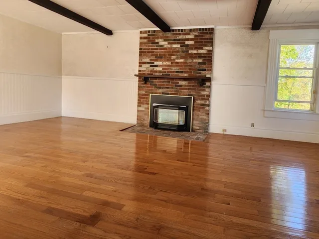 $1,800 | 350 West Broadway, Gardner, MA 01440