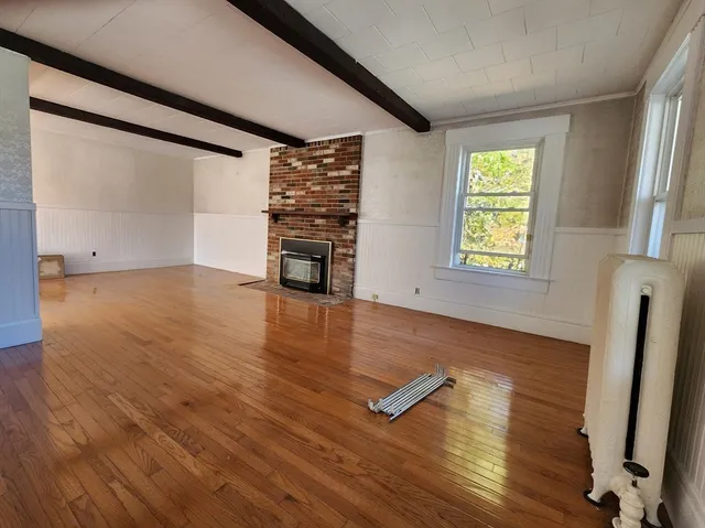 $1,800 | 350 West Broadway, Gardner, MA 01440