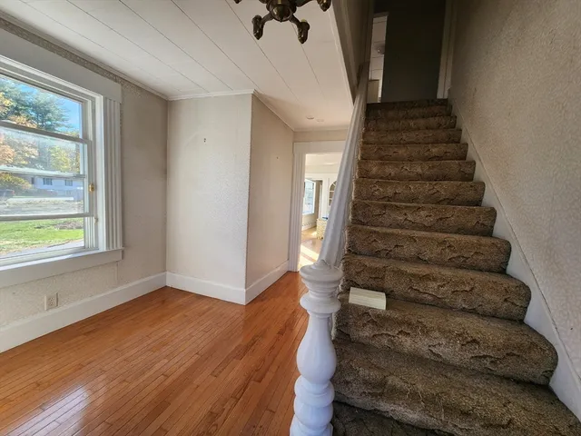 $1,800 | 350 West Broadway, Gardner, MA 01440