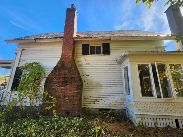 $1,800 | 350 West Broadway, Gardner, MA 01440