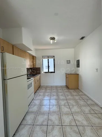 $2,295 | 350 Madeira Avenue, Unit 4, Coral Gables, FL 33134