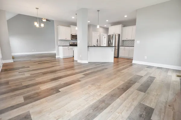 $2,325 | 100 David Keith Lane, Clarksville, TN 37042