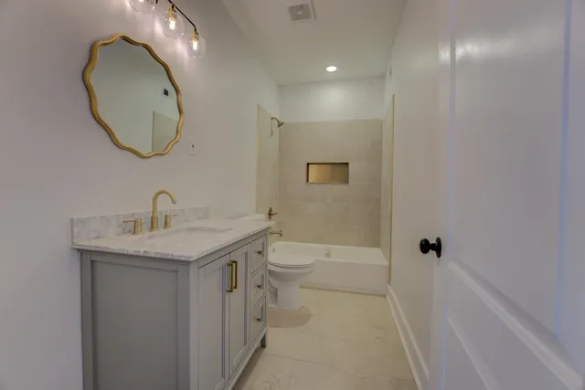 $439,900 | 857 E Parkway South, Memphis, TN 38104