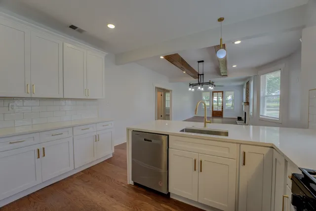 $439,900 | 857 E Parkway South, Memphis, TN 38104