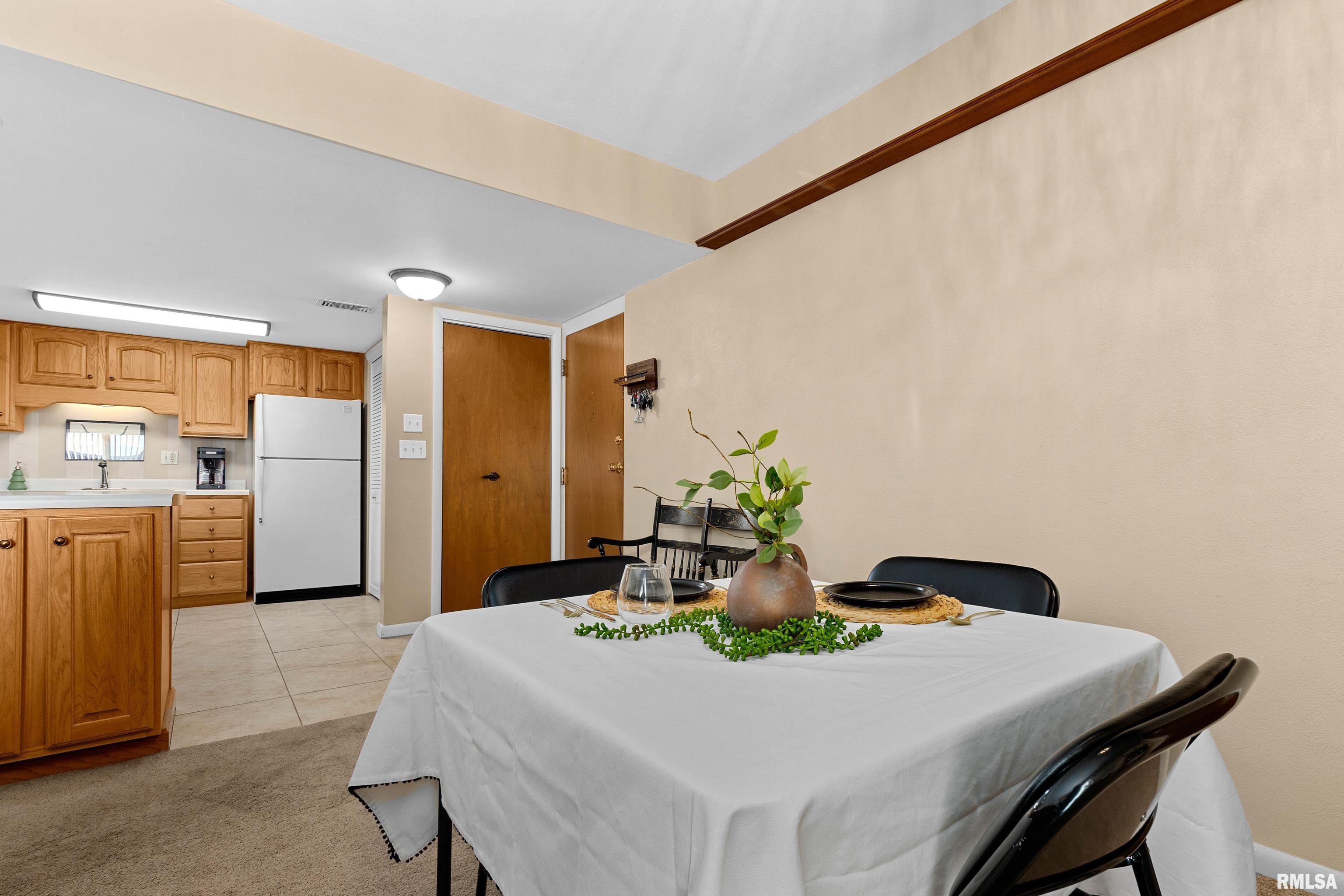 161 East Queenwood Road, Unit B7 Morton, IL 61550 - Photo 12 of 29 Gallery Image 12