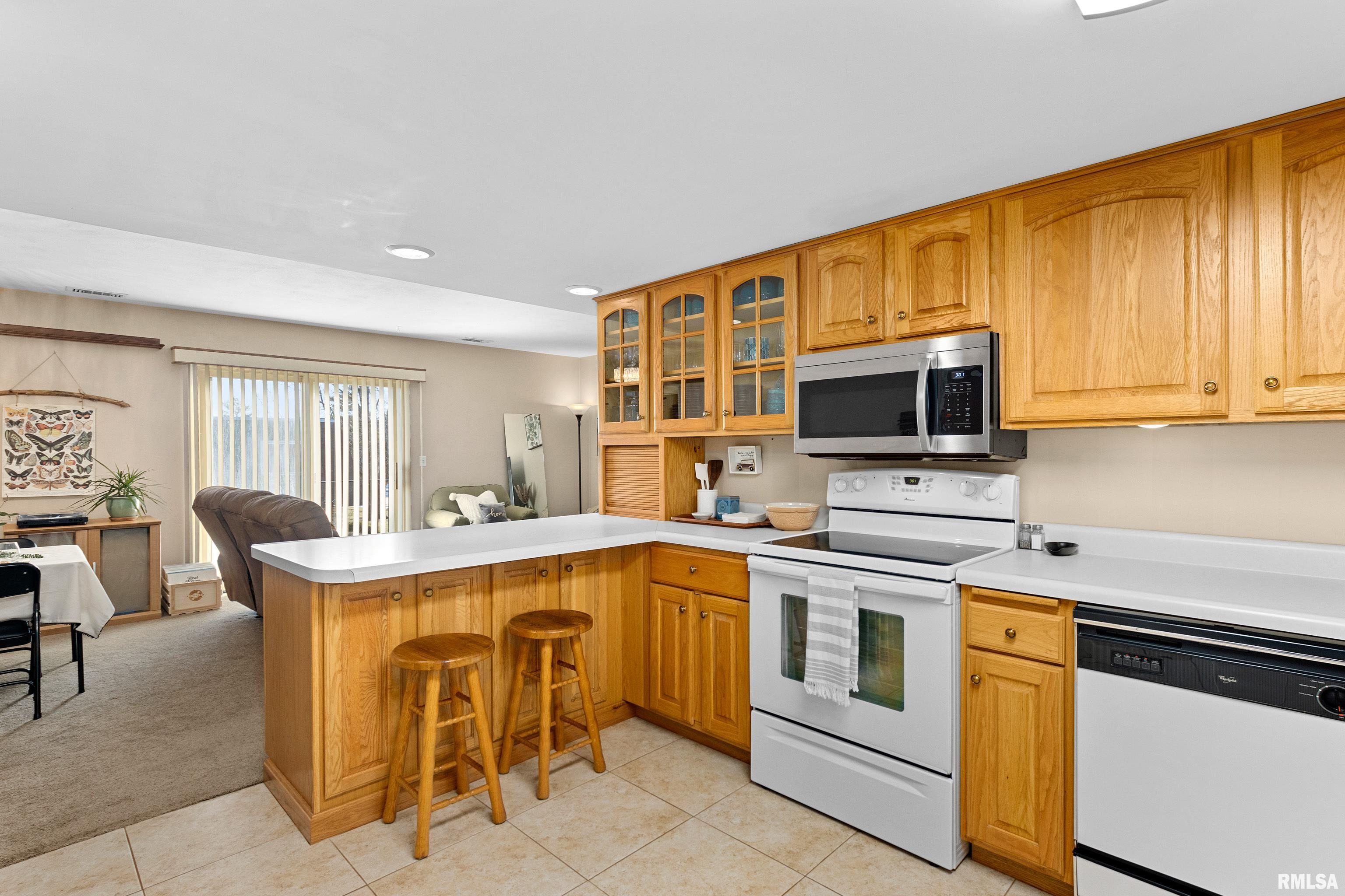 161 East Queenwood Road, Unit B7 Morton, IL 61550 - Photo 5 of 29 Gallery Image 5