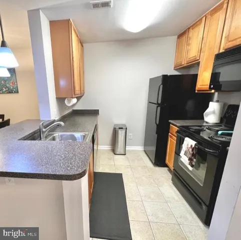 $1,900 | 10300 Appalachian Circle, Unit 7202, Oakton, VA 22124