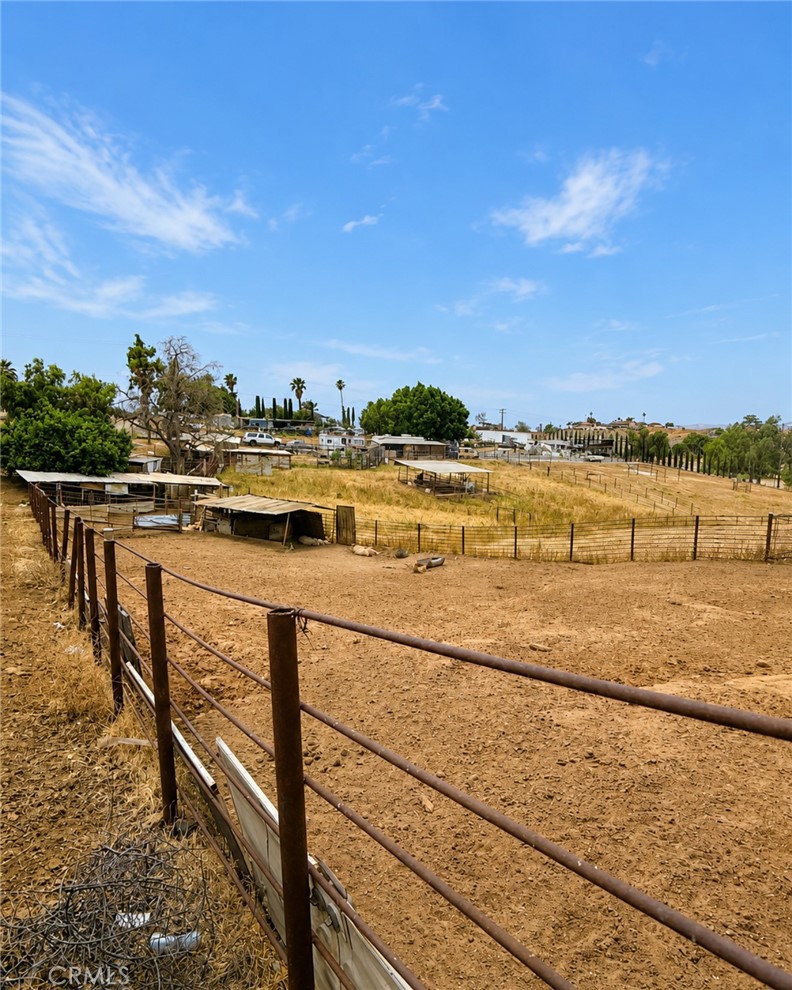 17301 Palm Road Riverside, CA 92503 - Photo 14 of 38