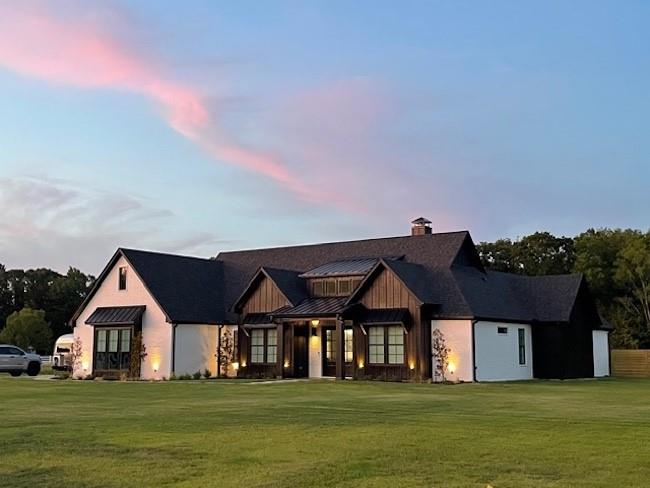 21197 Gatlinburg Road Bullard, TX 75757 - Photo 3 of 40 a front view of a house with a garden