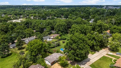 $325,000 | 747 Burwick Terrace, Manchester, MO 63021