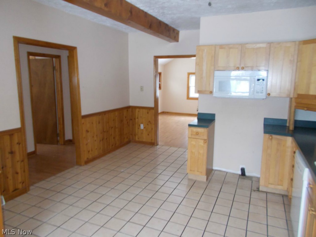 635 Whitney Road Conneaut, OH 44030 - Photo 6 of 13 Gallery Image 6