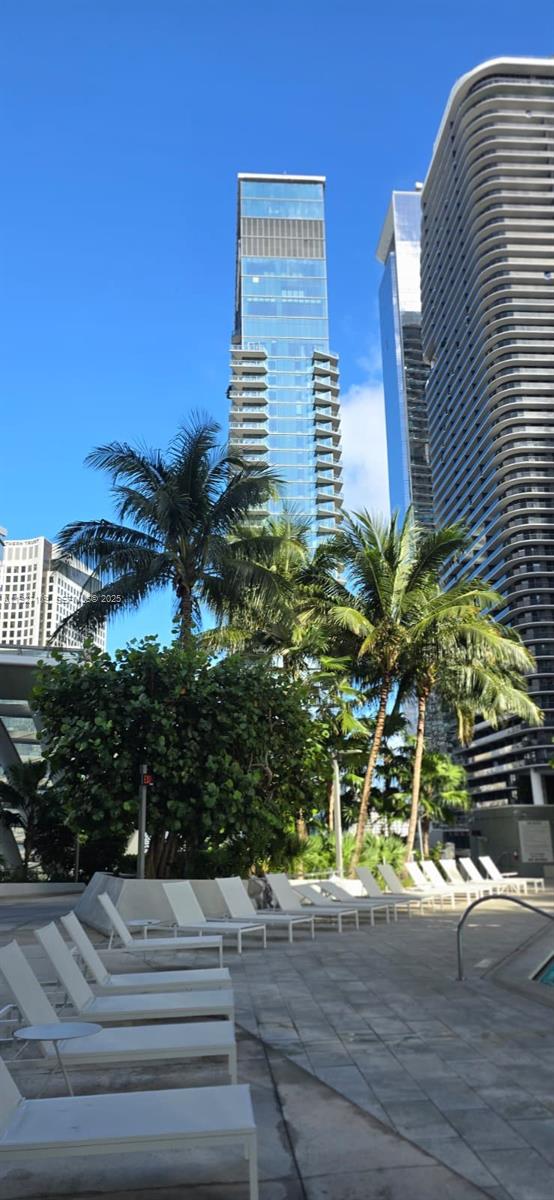88 Southwest 7th Street, Unit 3907 Miami, FL 33130 - Photo 33 of 33 a view of a house with a street