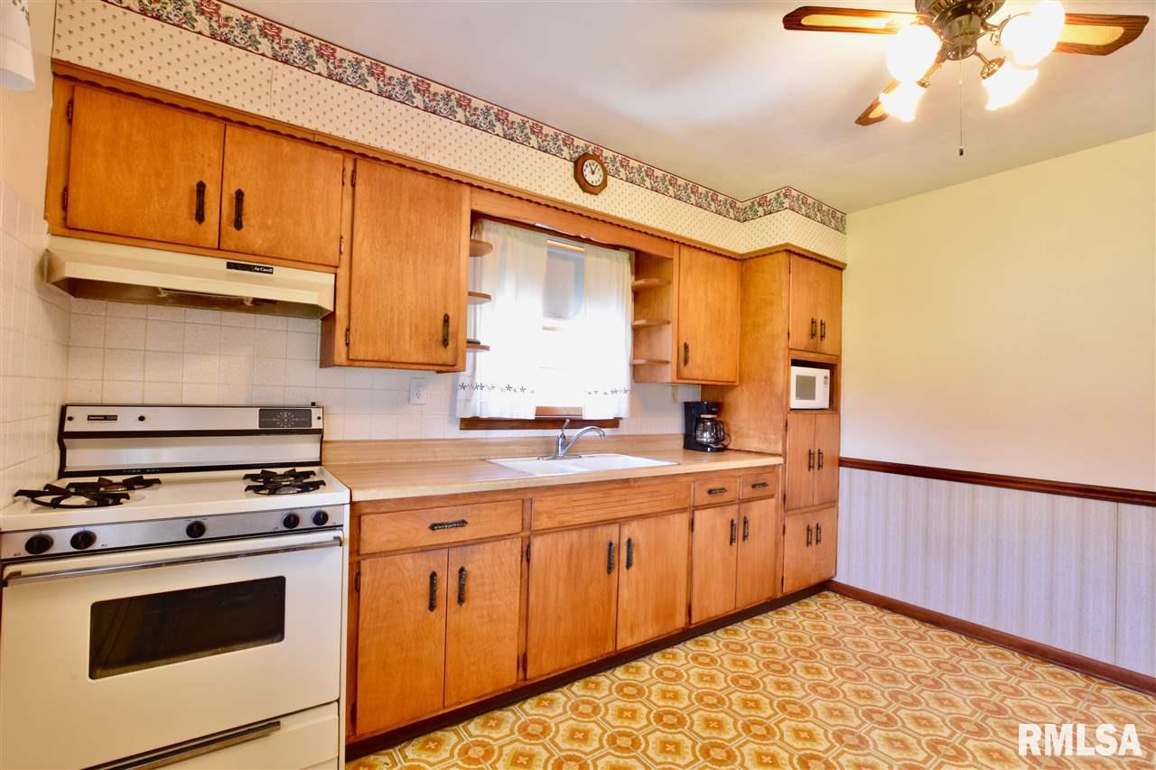 3187 Mall Road Pekin, IL 61554 - Photo 14 of 36