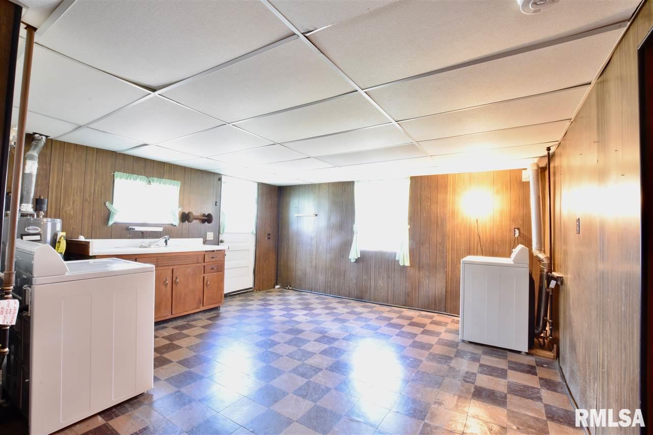 3187 Mall Road Pekin, IL 61554 - Photo 25 of 36