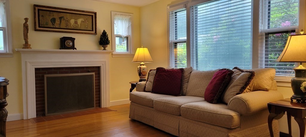 22 Beaverbrook Road Burlington, MA 01803 - Photo 2 of 31 Gallery Image 2