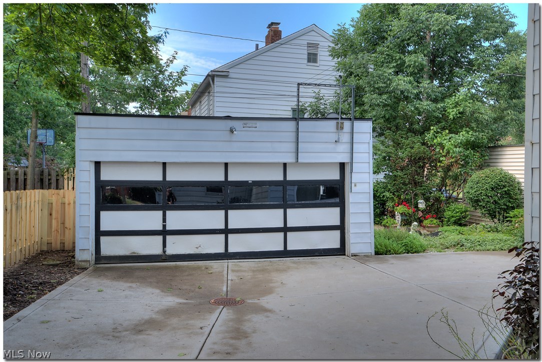2334 Charney Road Cleveland, OH 44118 - Photo 4 of 35 Gallery Image 4
