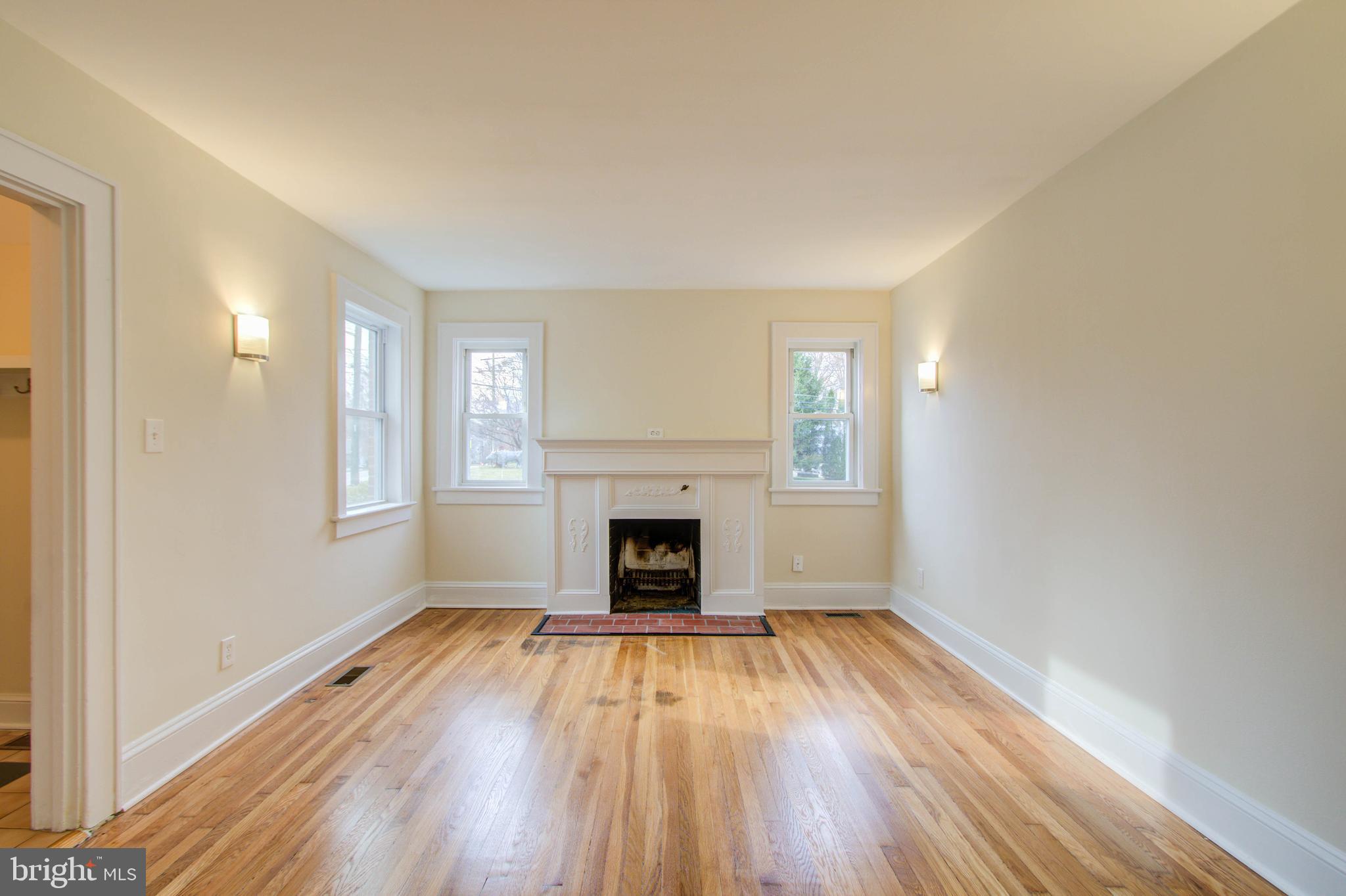 9300 Flower Avenue Silver Spring, MD 20901 - Photo 5 of 39