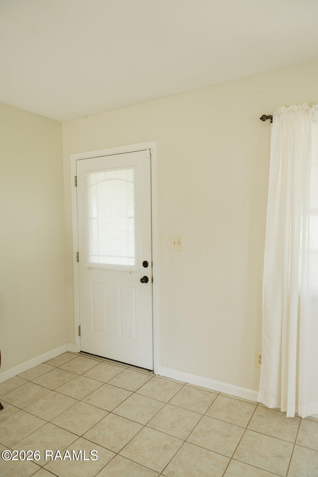 2806 Riverwood Road New Iberia, LA 70560 - Photo 4 of 39 DSC00779