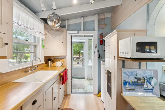 $1,000,000 | 103 Basin Road, Windham, ME 04062