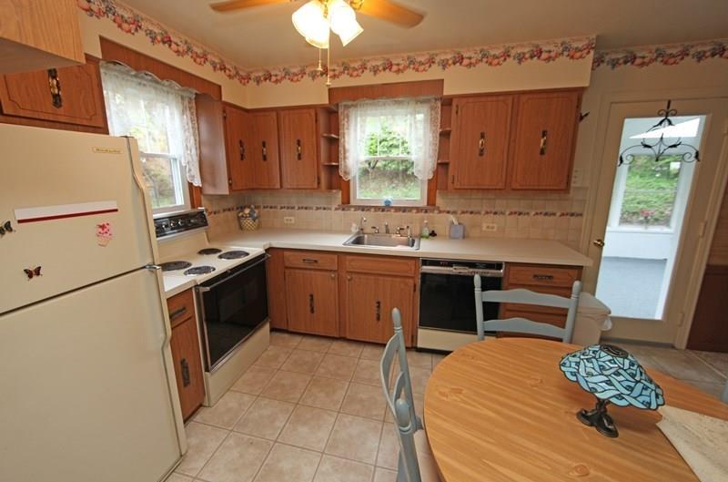 4470 Mt Troy Road Pittsburgh, PA 15214 - Photo 12 of 20 Eat-in Kitchen