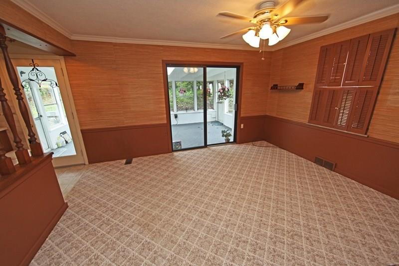 4470 Mt Troy Road Pittsburgh, PA 15214 - Photo 7 of 20 Family Room... Large