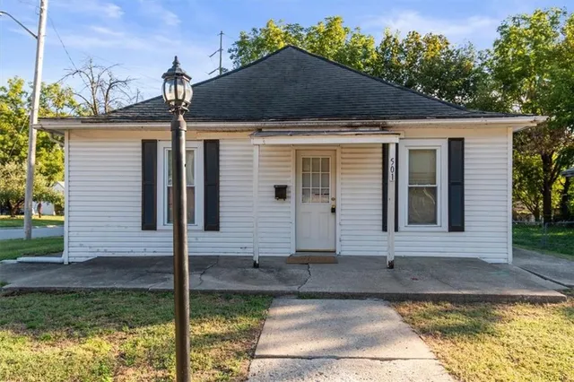 $99,900 | 501 West South Avenue, Independence, MO 64050