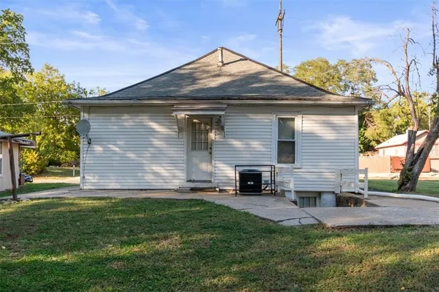 $99,900 | 501 West South Avenue, Independence, MO 64050