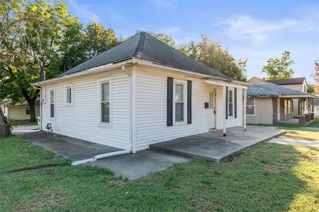 $99,900 | 501 West South Avenue, Independence, MO 64050