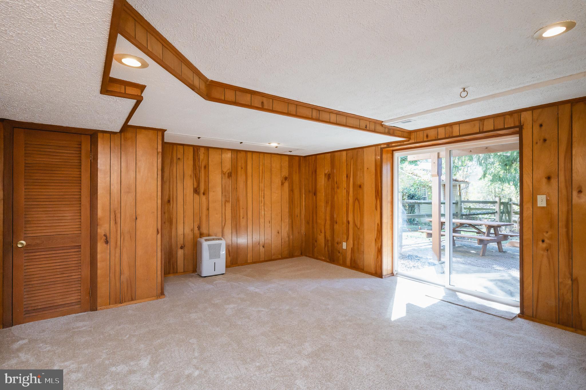 9901 Maidbrook Road Parkville, MD 21234 - Photo 23 of 37 Family Rm - place for endless enjoyment