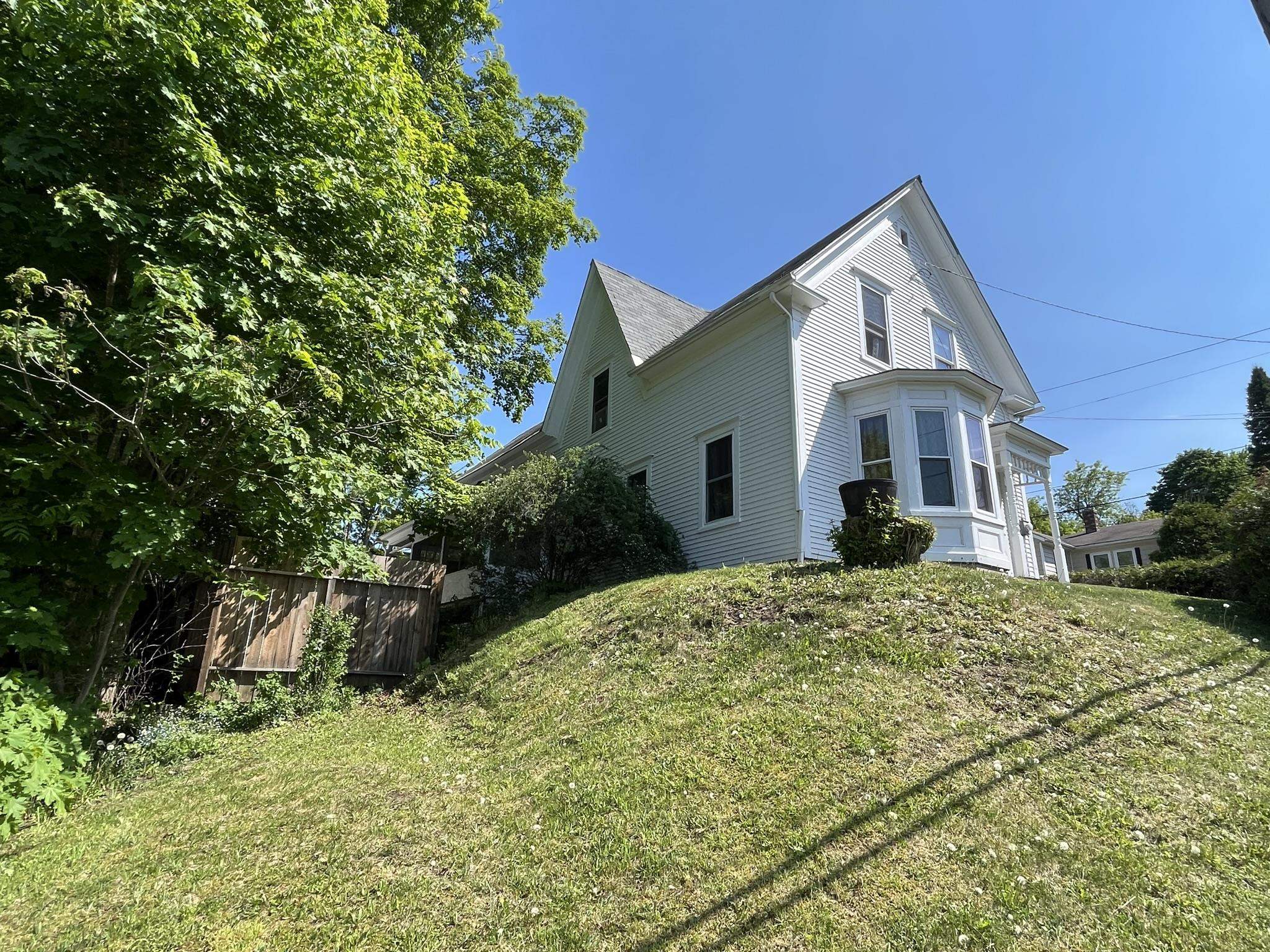 76 Cross Street Newport, VT 05855 - Photo 3 of 30 Gallery Image 3