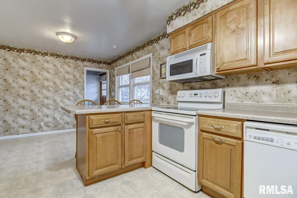 33 Longbow Lane Springfield, IL 62704 - Photo 8 of 33