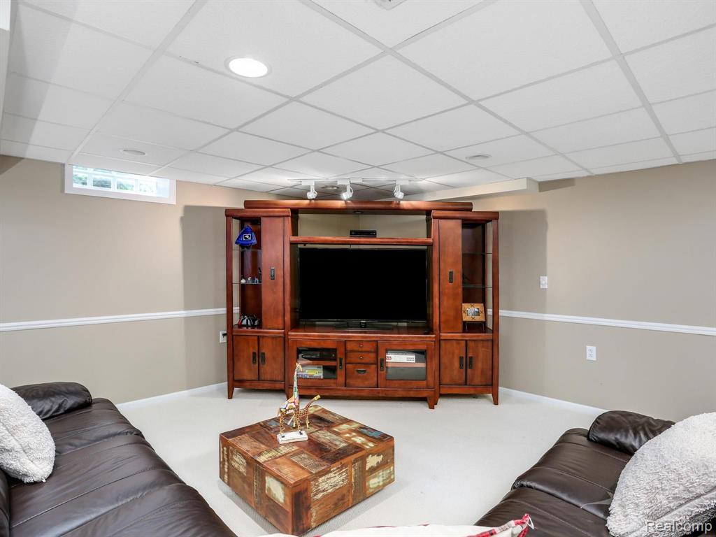 1861 Beaver Creek Drive Rochester, MI 48307 - Photo 40 of 46