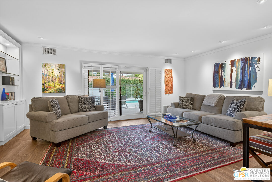 305 West Arenas Road, Unit 3 Palm Springs, CA 92262 - Photo 4 of 46